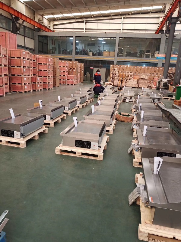 Heavy Equipment Kitchen - Griddle Komersial 36 Inci 3 Tungku,